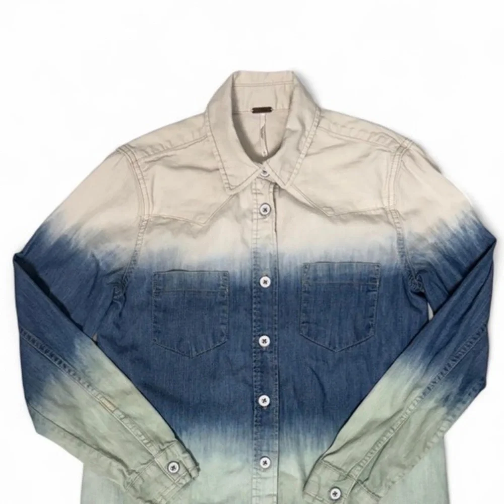Free People Ombre Denim Jacket XS Blue Chambray Raw Hem Button Shirt Jacket Chic - Picture 5 of 9